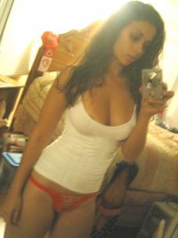 latina-muestra-los-pechos-1.jpg