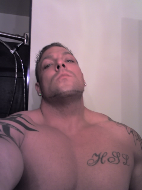 trying to look tough..and fat...at the same time.