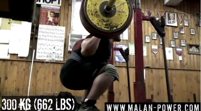 Note the knee travel and back angle of the greatest squatter to ever live: Andrey Malanichev.