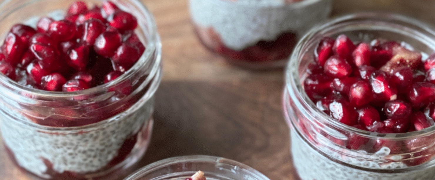 gut-healthy recipes: pomegranate chia pudding