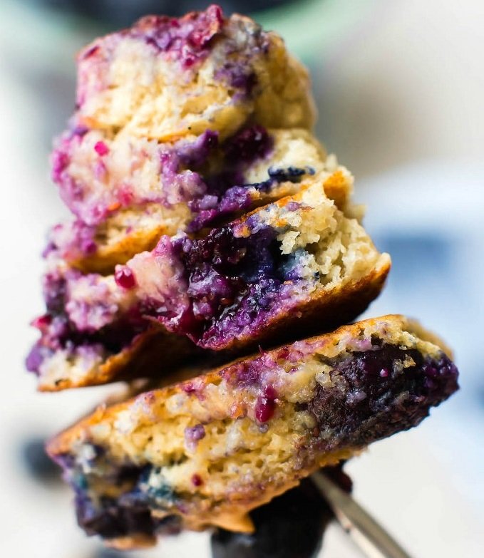 thick-fluffy-flourless-blueberry-smoothie-pancakes-3.jpg