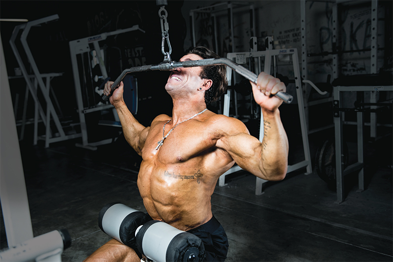 IM0517_FEAT_Shoulders_Svetozar_7.jpg